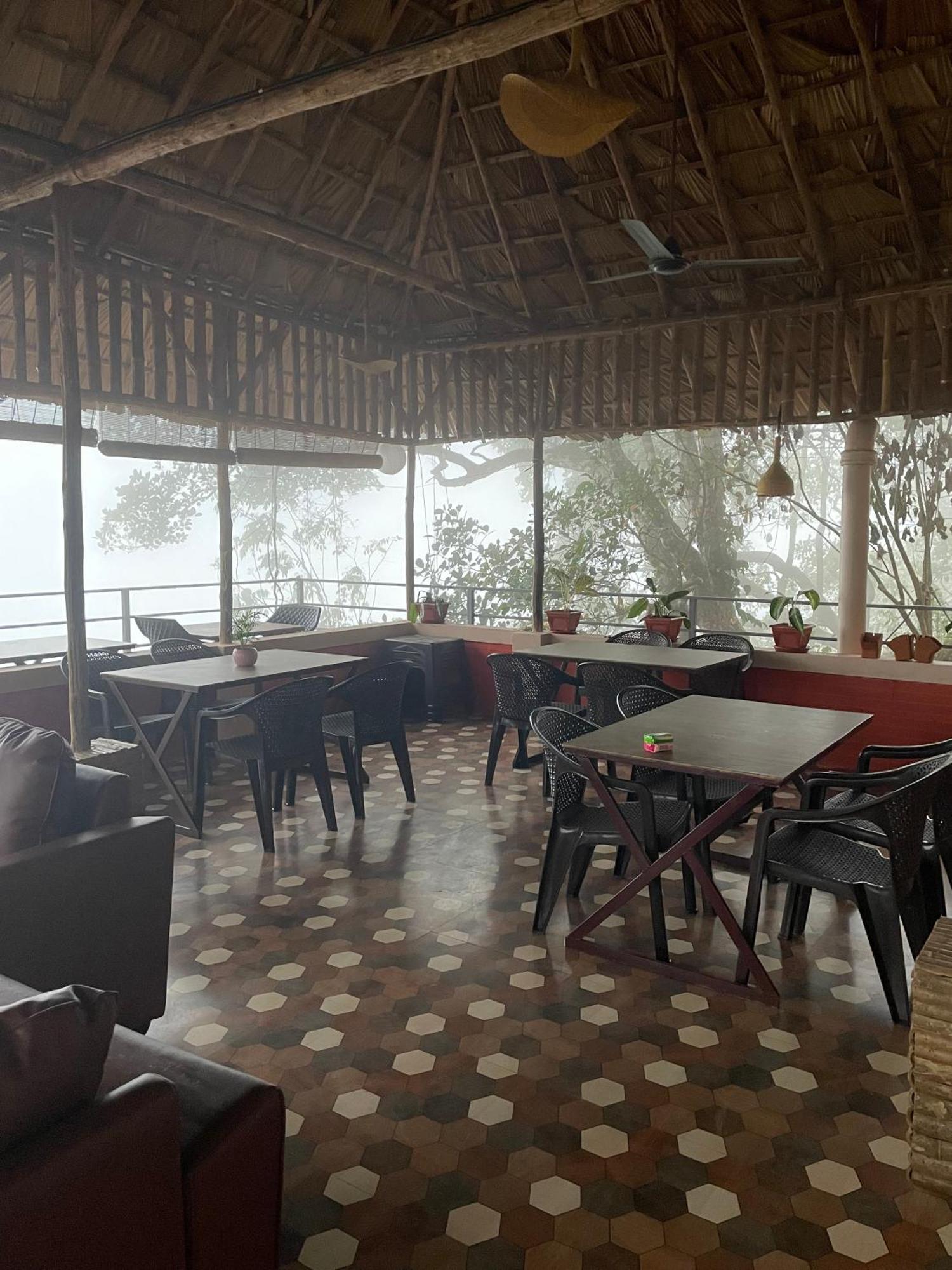 Sunset Valley Kerala Pool Resort - Serene Natural Forest Cottage Stay In Idukki With Sunrise & Sunset Panoramas, Natural Streams & Tranquil Summer Evenings Pīrmed المظهر الخارجي الصورة