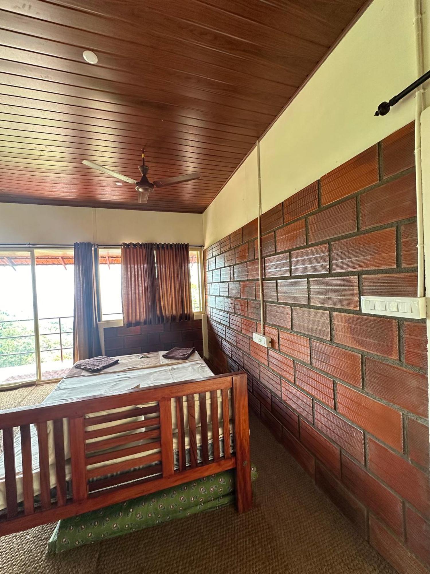 Sunset Valley Kerala Pool Resort - Serene Natural Forest Cottage Stay In Idukki With Sunrise & Sunset Panoramas, Natural Streams & Tranquil Summer Evenings Pīrmed المظهر الخارجي الصورة