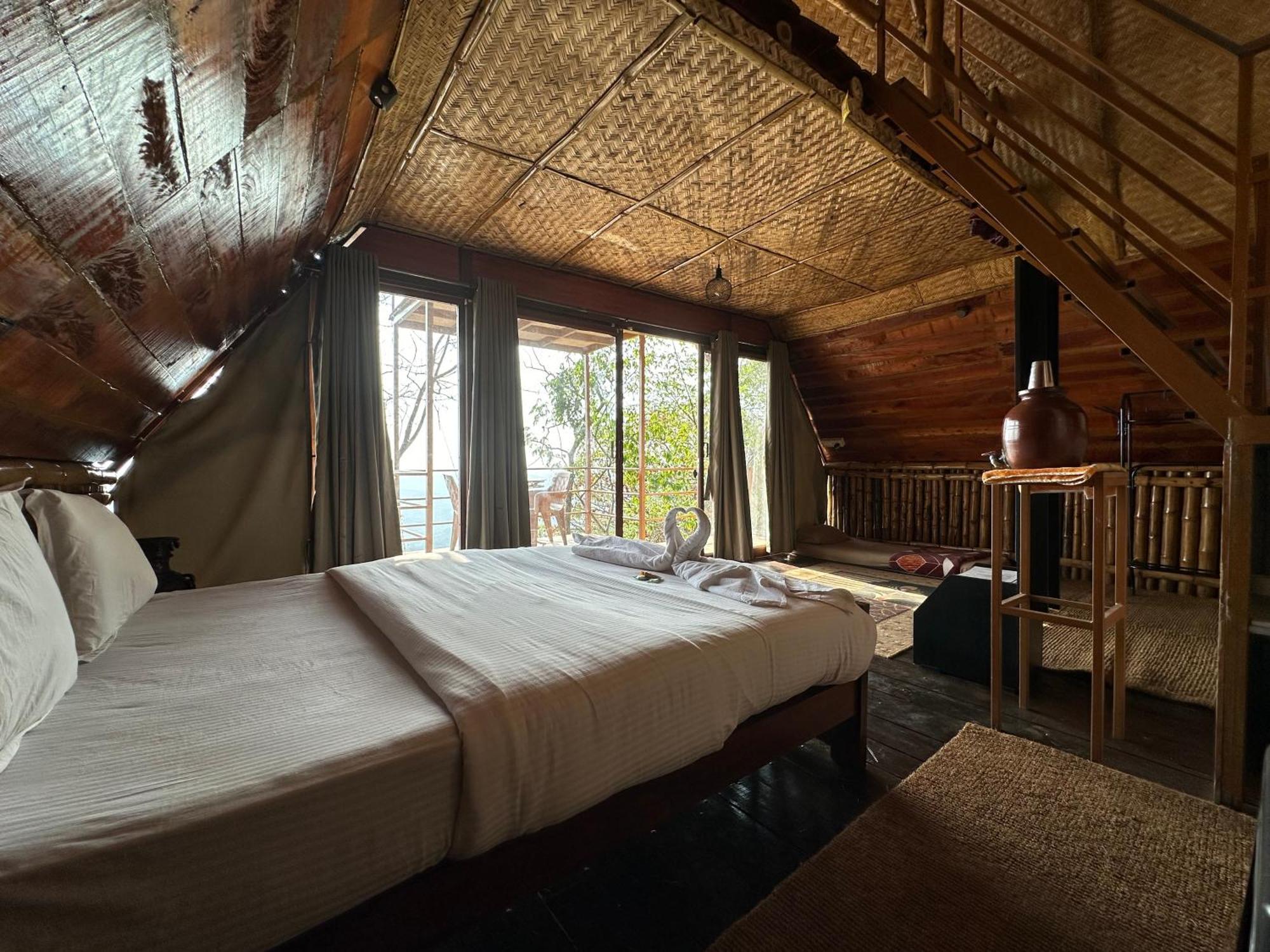 Sunset Valley Kerala Pool Resort - Serene Natural Forest Cottage Stay In Idukki With Sunrise & Sunset Panoramas, Natural Streams & Tranquil Summer Evenings Pīrmed المظهر الخارجي الصورة