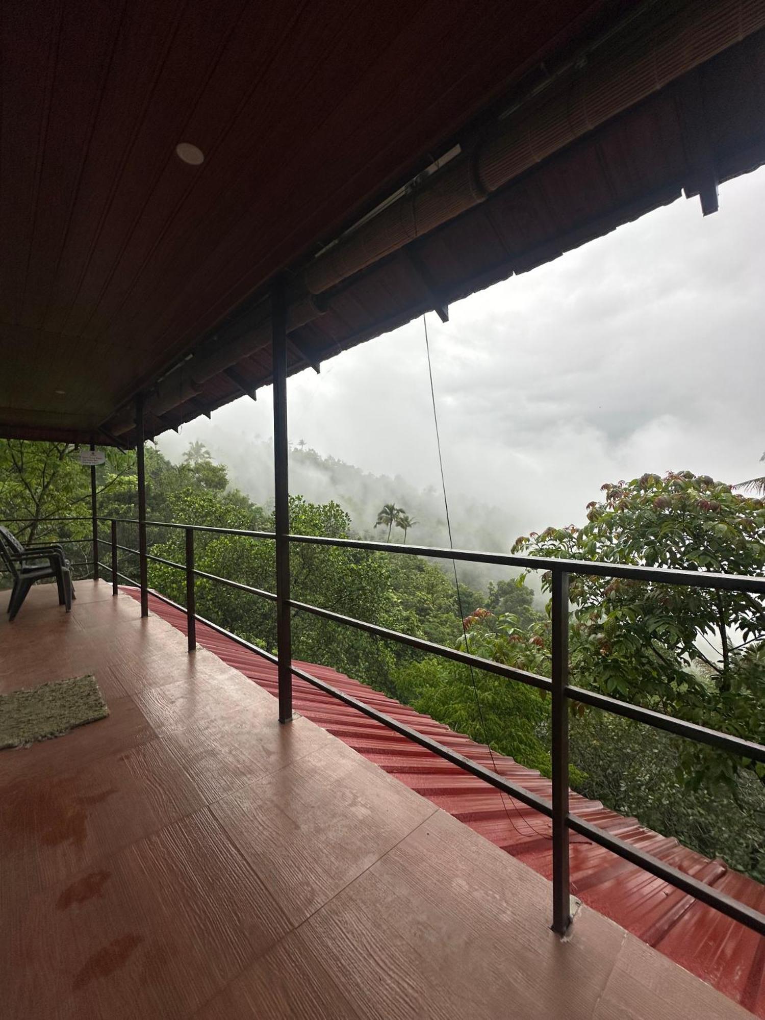 Sunset Valley Kerala Pool Resort - Serene Natural Forest Cottage Stay In Idukki With Sunrise & Sunset Panoramas, Natural Streams & Tranquil Summer Evenings Pīrmed المظهر الخارجي الصورة