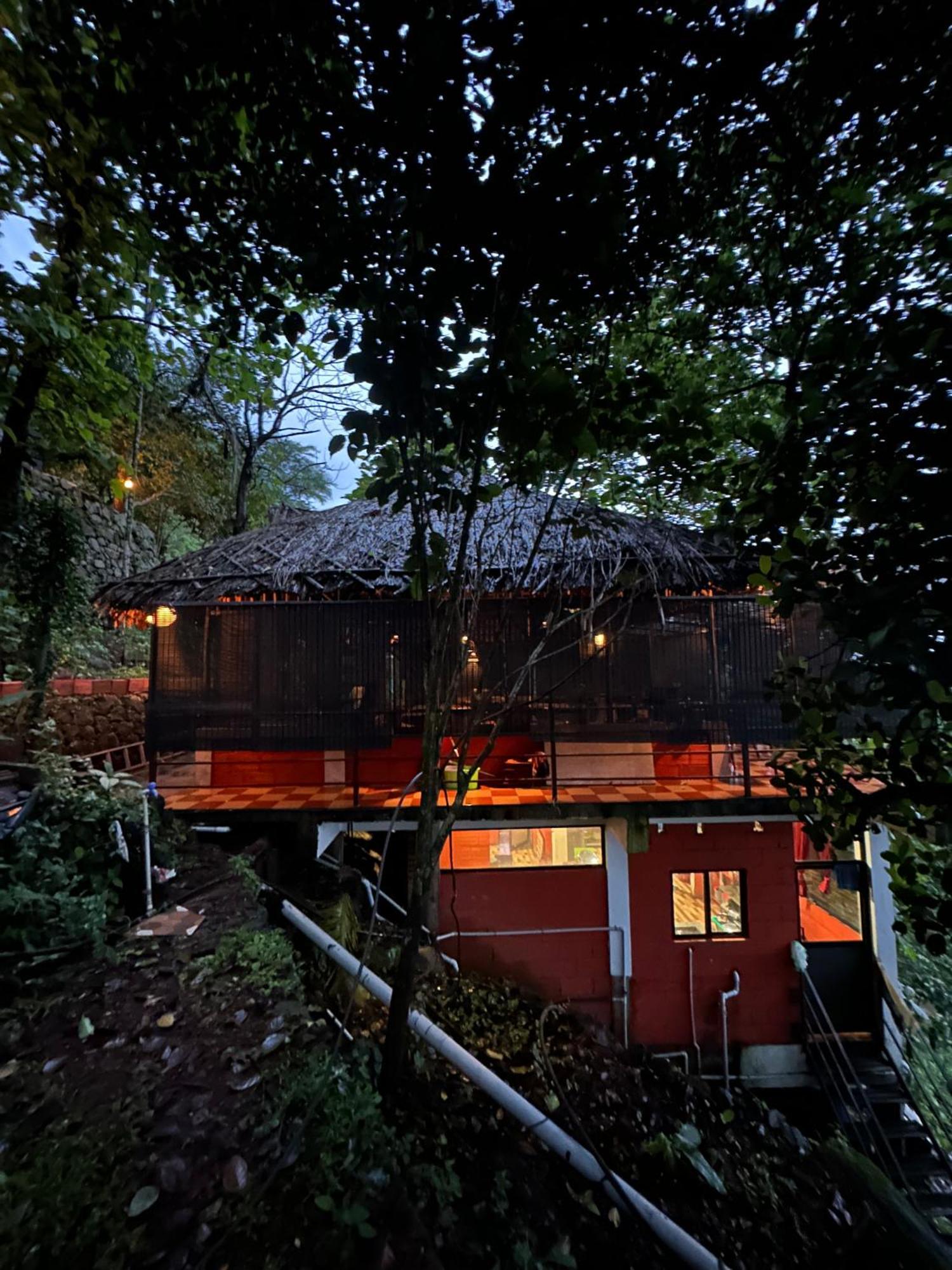 Sunset Valley Kerala Pool Resort - Serene Natural Forest Cottage Stay In Idukki With Sunrise & Sunset Panoramas, Natural Streams & Tranquil Summer Evenings Pīrmed المظهر الخارجي الصورة
