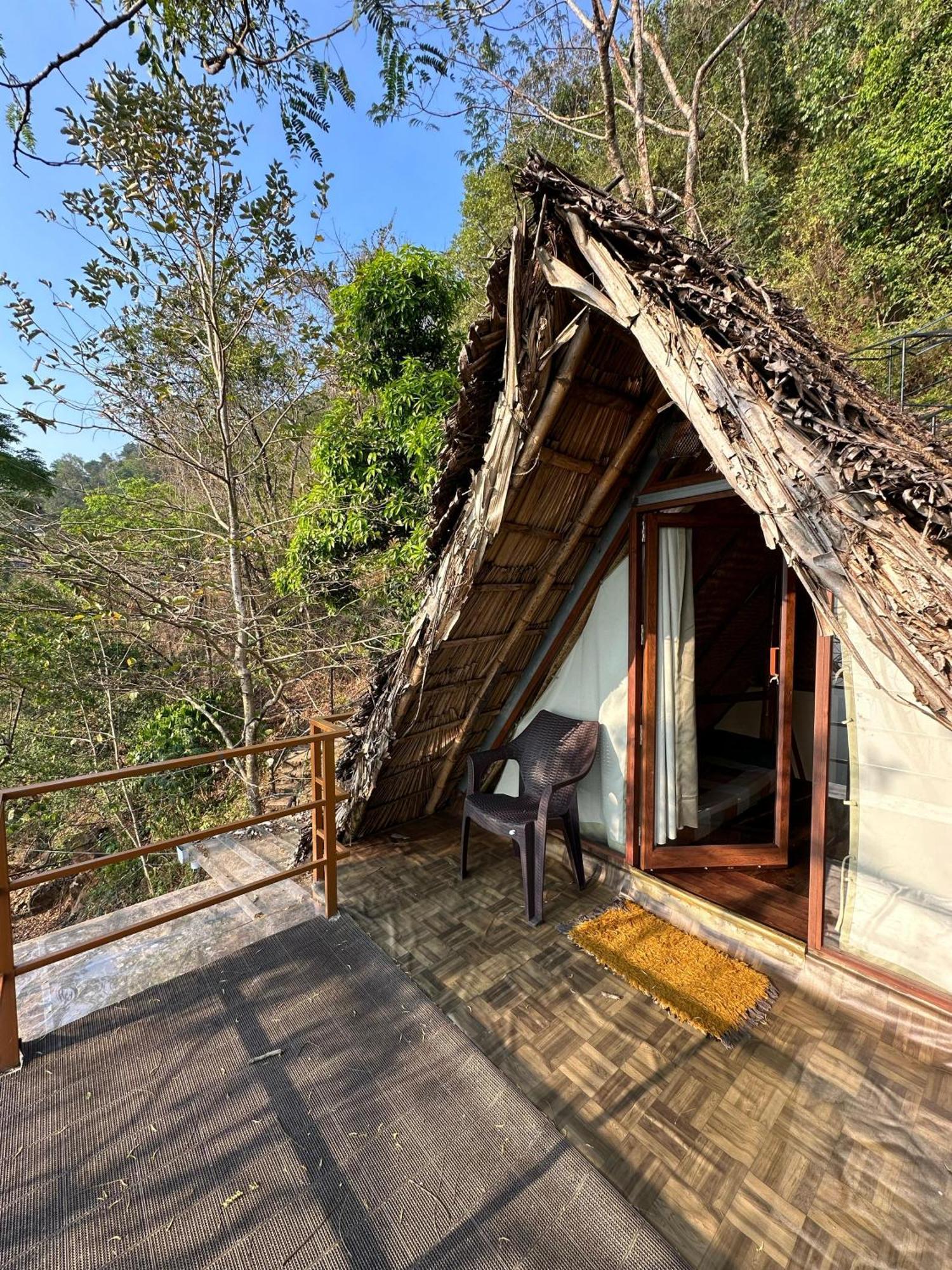 Sunset Valley Kerala Pool Resort - Serene Natural Forest Cottage Stay In Idukki With Sunrise & Sunset Panoramas, Natural Streams & Tranquil Summer Evenings Pīrmed المظهر الخارجي الصورة