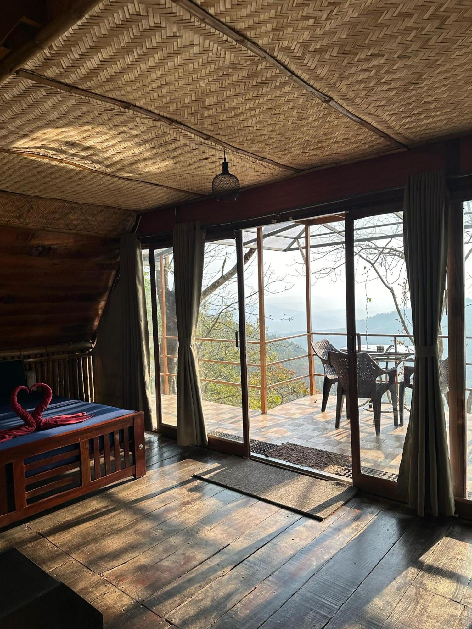 Sunset Valley Kerala Pool Resort - Serene Natural Forest Cottage Stay In Idukki With Sunrise & Sunset Panoramas, Natural Streams & Tranquil Summer Evenings Pīrmed المظهر الخارجي الصورة