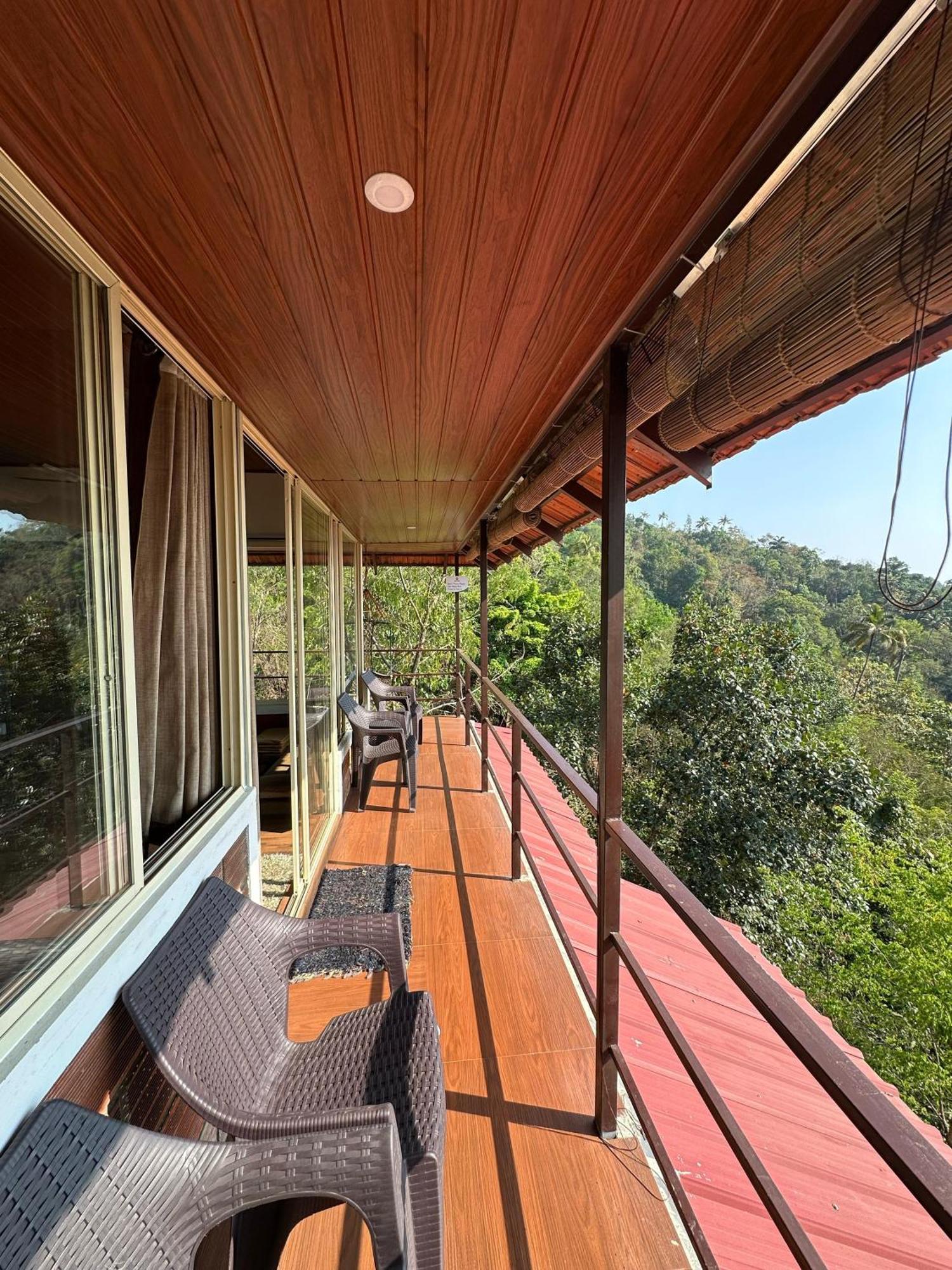 Sunset Valley Kerala Pool Resort - Serene Natural Forest Cottage Stay In Idukki With Sunrise & Sunset Panoramas, Natural Streams & Tranquil Summer Evenings Pīrmed المظهر الخارجي الصورة